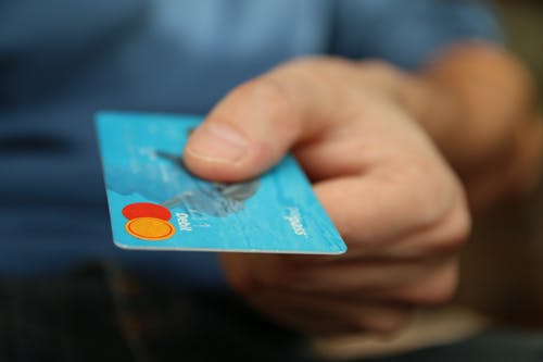 The Advantages and Disadvantages of Using Credit Cards?