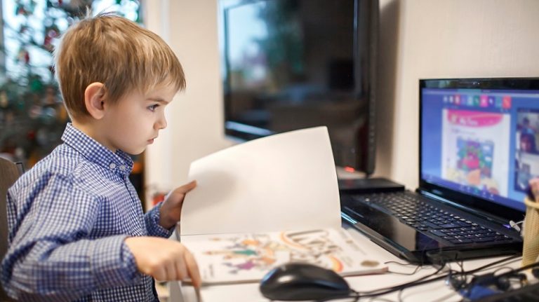 What are the advantages of taking online courses for early Childhood education in the year 2022?