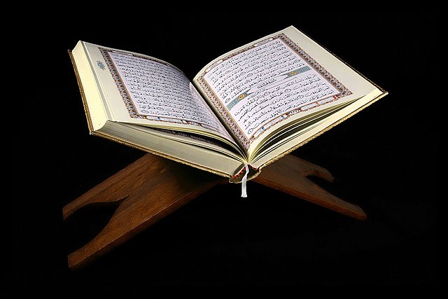 Does the Qur’an force Jews and Christians to convert to Islam?