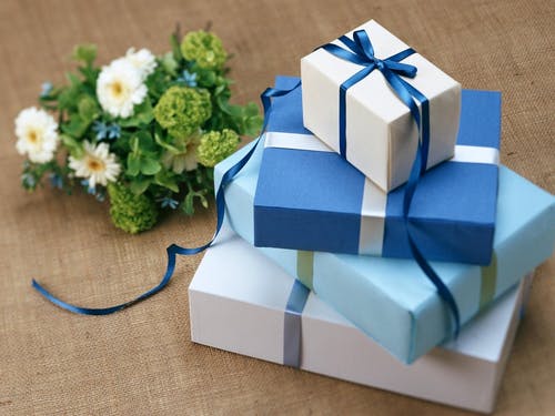 How To Make a Special Birthday With Memorable Gift Basket