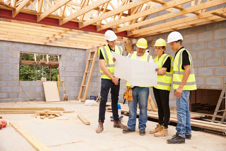 What Are the Benefits of Hiring Professional Builders Hampshire?