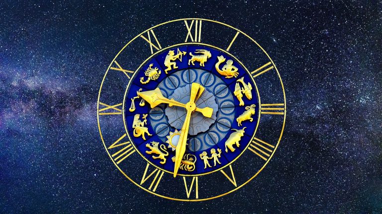 Things to Consider Before Seeking an Astrologer Consultation