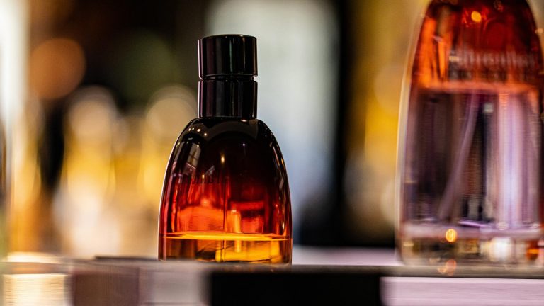 5 Tips to Choose a Perfume That Suits You
