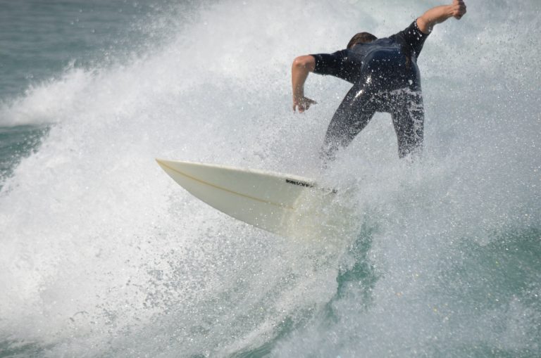 Factors to consider before choosing surfboards