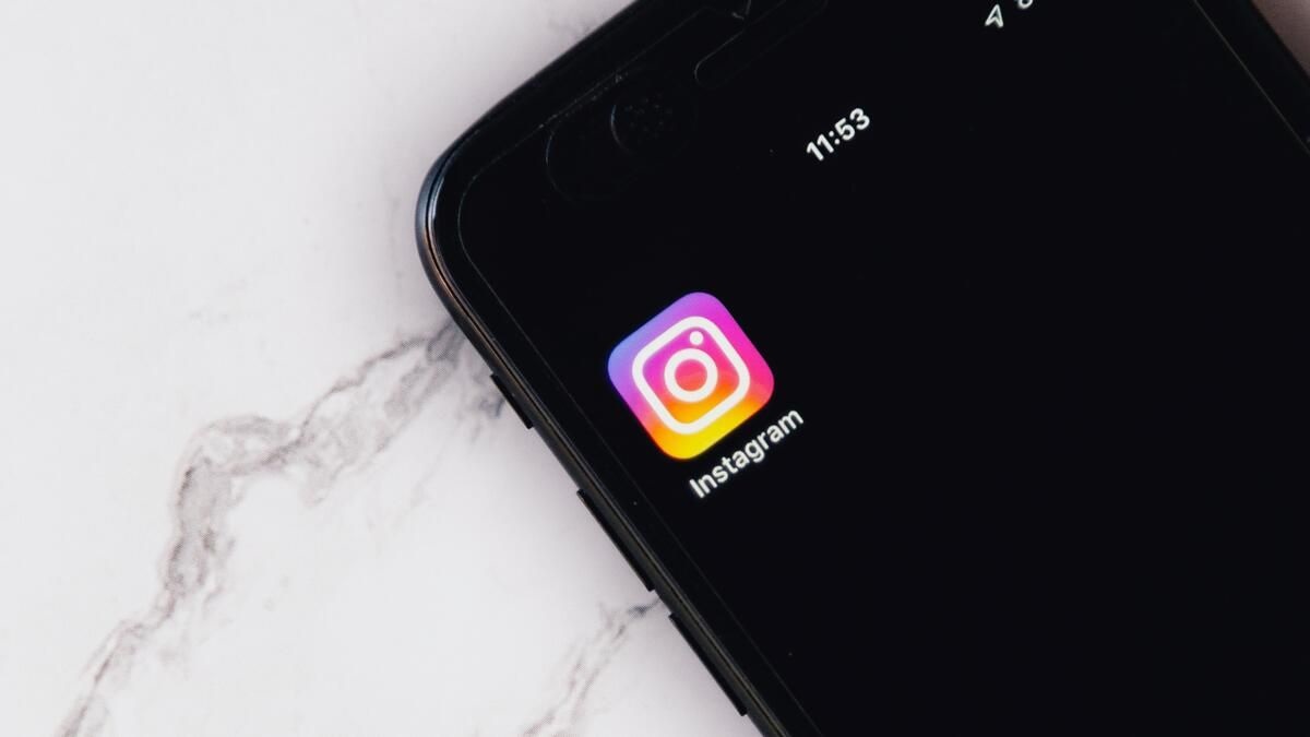 The process of downloading an Instagram story using Iganony