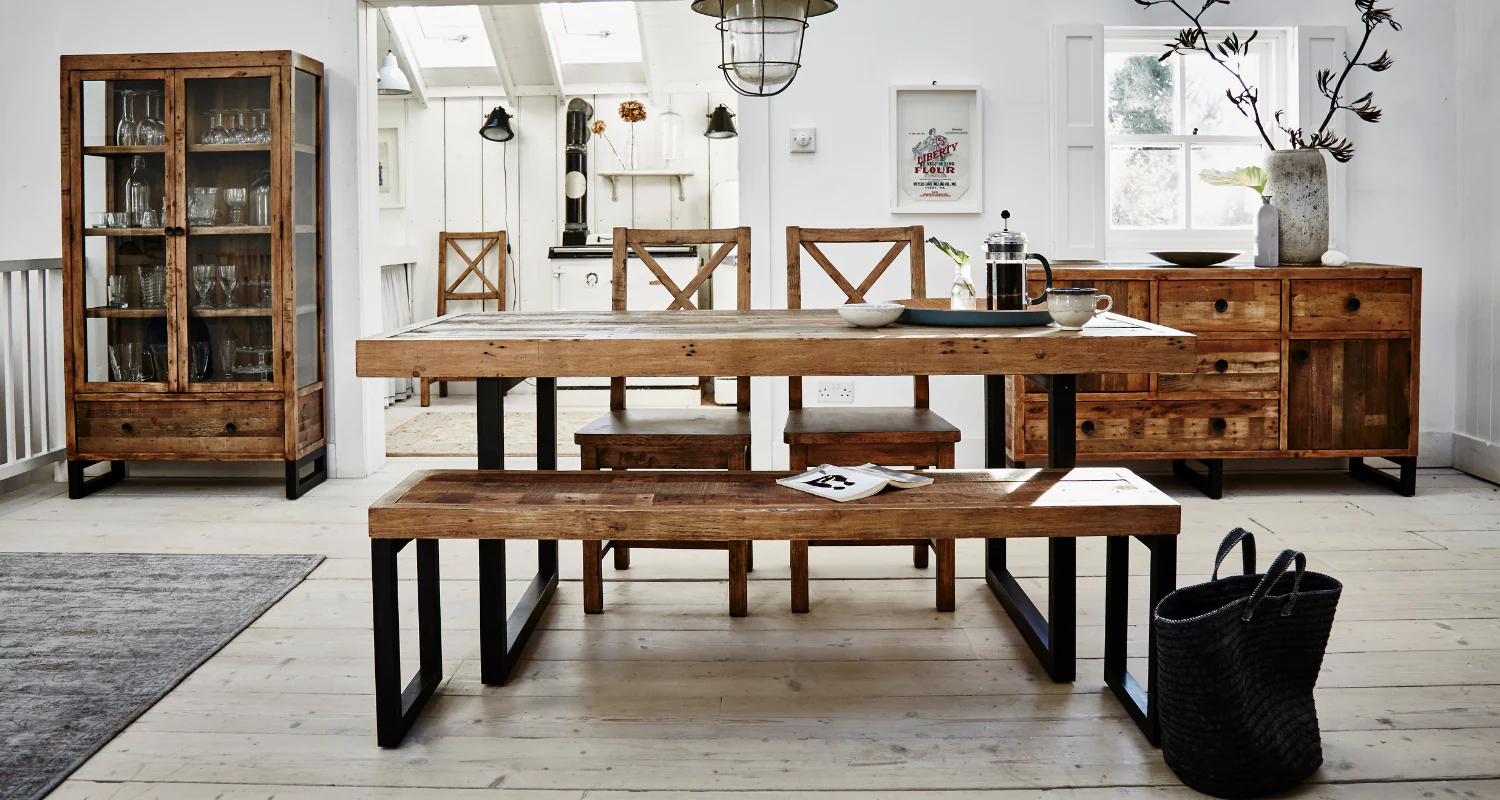 “The Definitive Guide: Unlocking the Advantages of Opting for a Reclaimed Wood Table in Your Home”