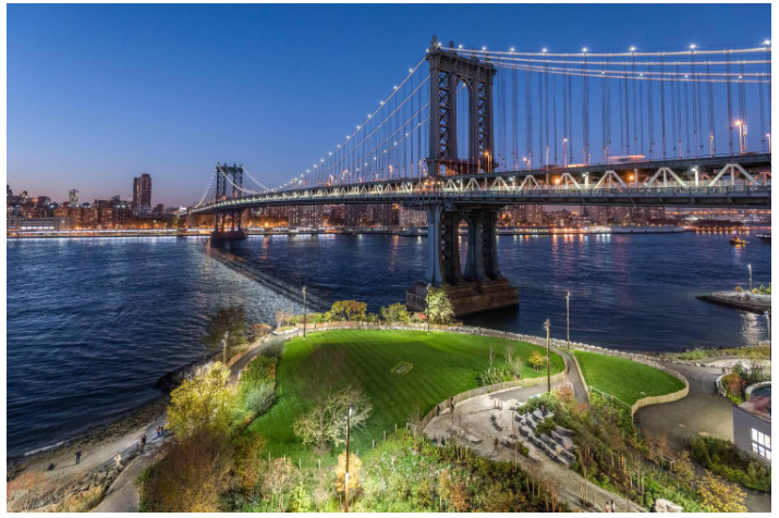 Why Brooklyn Bridge is More Magical When the Sun Goes Down