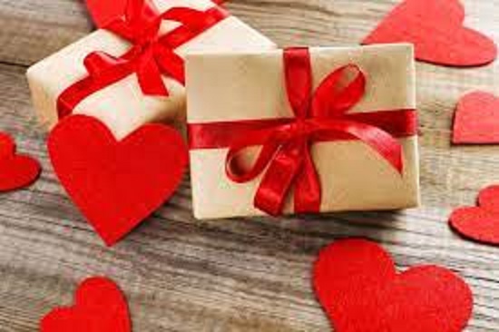 Celebrate Upcoming Valentine’s Day Romantically With These Stunning Gift Ideas