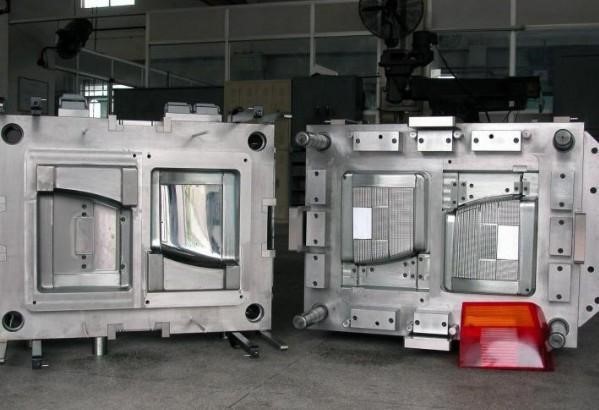 Application of injection molding in automobile manufacturing industry