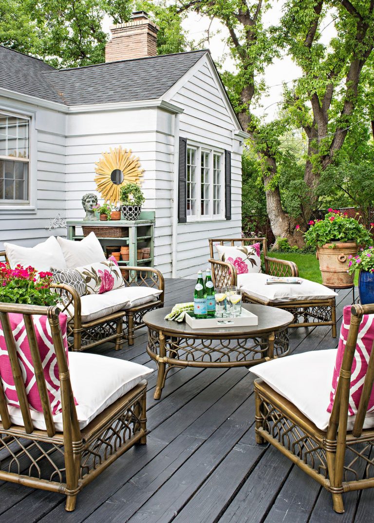 Front Row Welcome: Creating an Inviting Outdoor for Your Family
