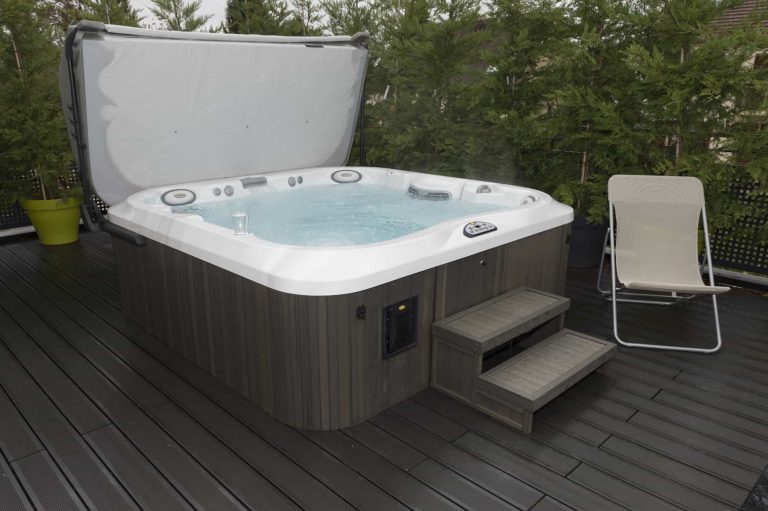 5 Key Factors That Can Negatively Affect Hot Tub Cover Performance