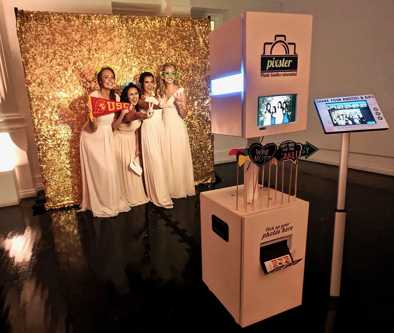 PROFESSIONAL PHOTOGRAPHY AND PHOTO BOOTH RENTALS: ADDING FLAIR TO YOUR RHODE ISLAND EVENTS