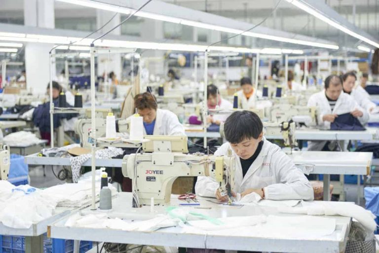 Factors to Consider When you are Bulk Trading With the Best Clothing Manufacturer in China