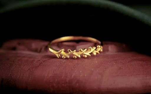 Why do rings represent love?