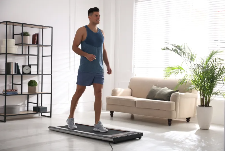 The Advantages of Having a Walking Pad at Home Instead of Going to the Gym