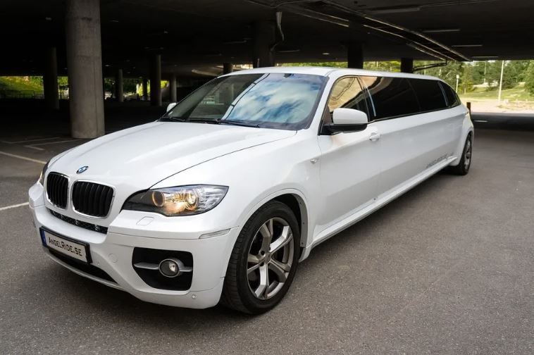 Choosing the Right Luxury Limousine and Car Service in Los Angeles